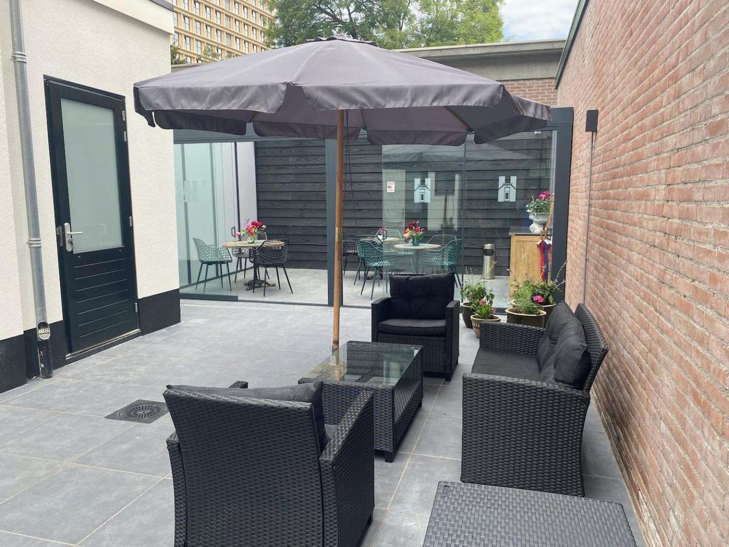 Lovely Newly Renovated *